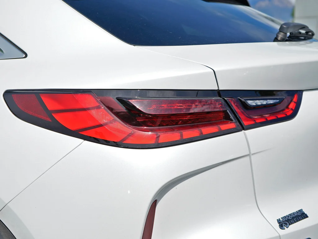 Used 2023 White INFINITI ESSENTIAL image 7