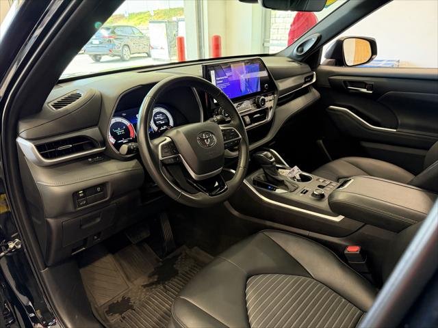 Certified Used 2025 ATTITUDE BLACK MC. Toyota  image 32