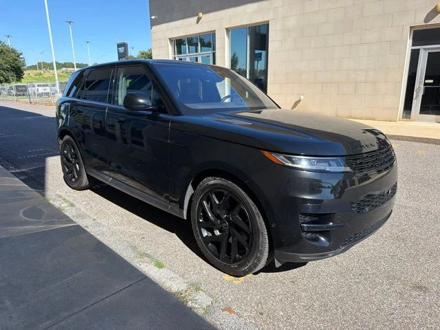 Used 2023 Santorini Black Metallic Land Rover SE image 3