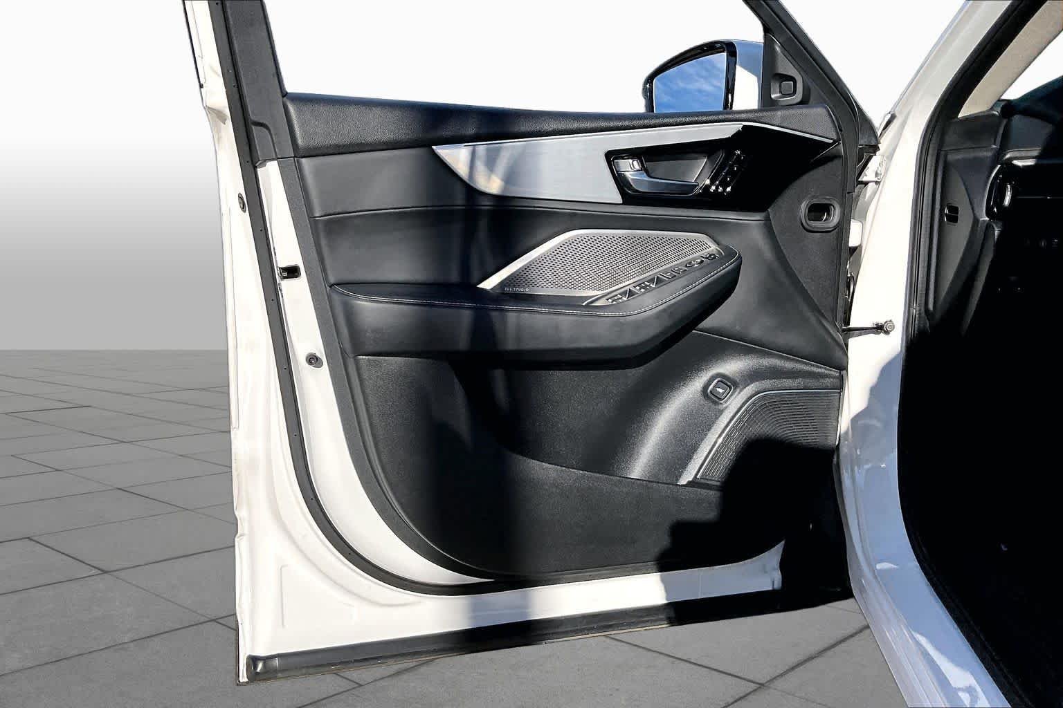 Used 2023 Platinum White Pearl Acura w/Technology Package image 22
