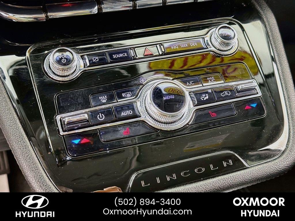 Used 2020 Magnetic Gray Lincoln Standard image 16