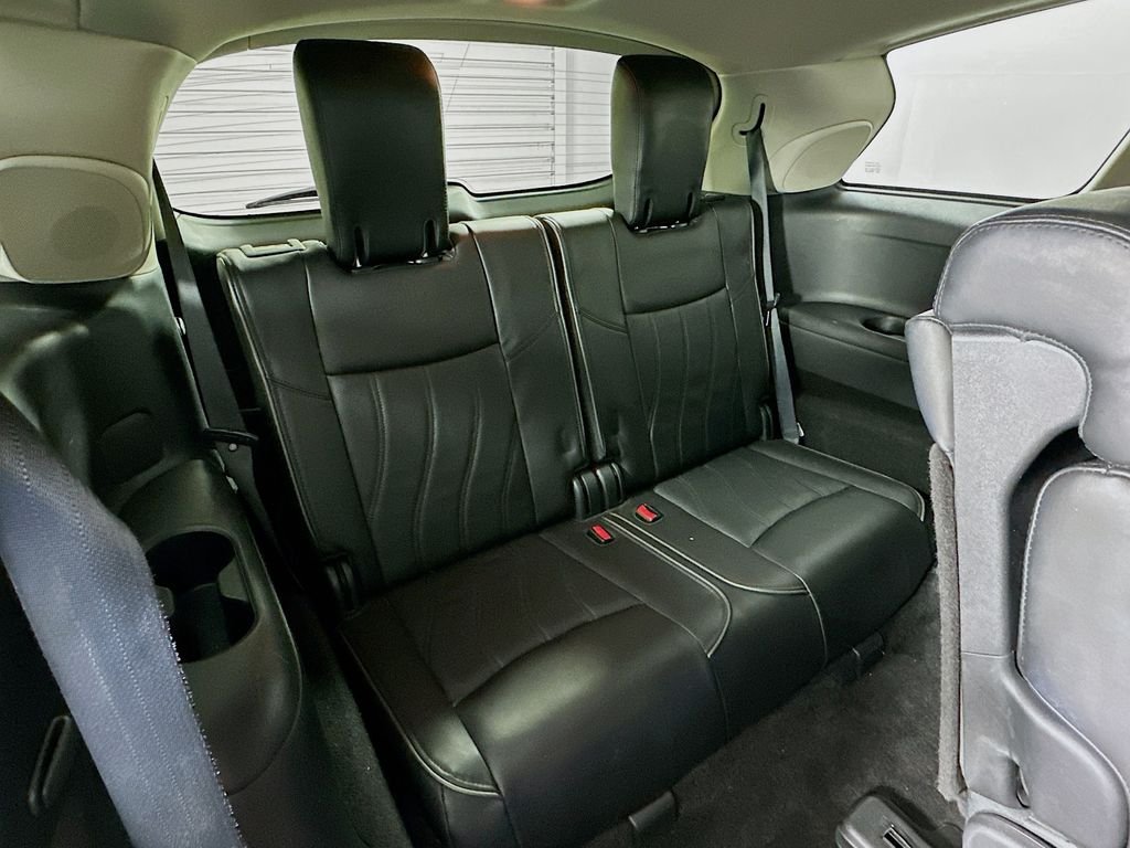 Used 2015 Liquid Platinum INFINITI Base image 27
