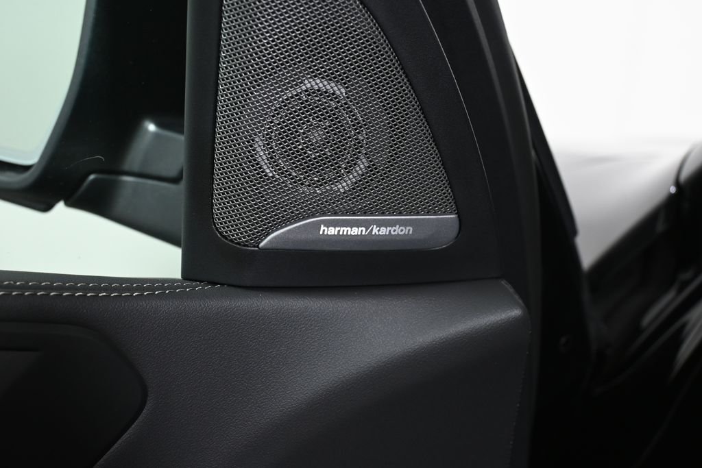 New 2026 Black Sapphire Metallic BMW xDrive40i image 29