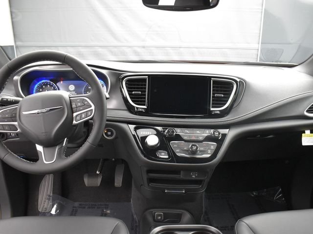 2026 Chrysler Pacifica Select - Photo 9