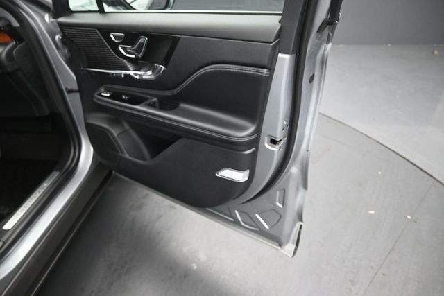 Used 2022 Silver Lincoln Reserve image 34