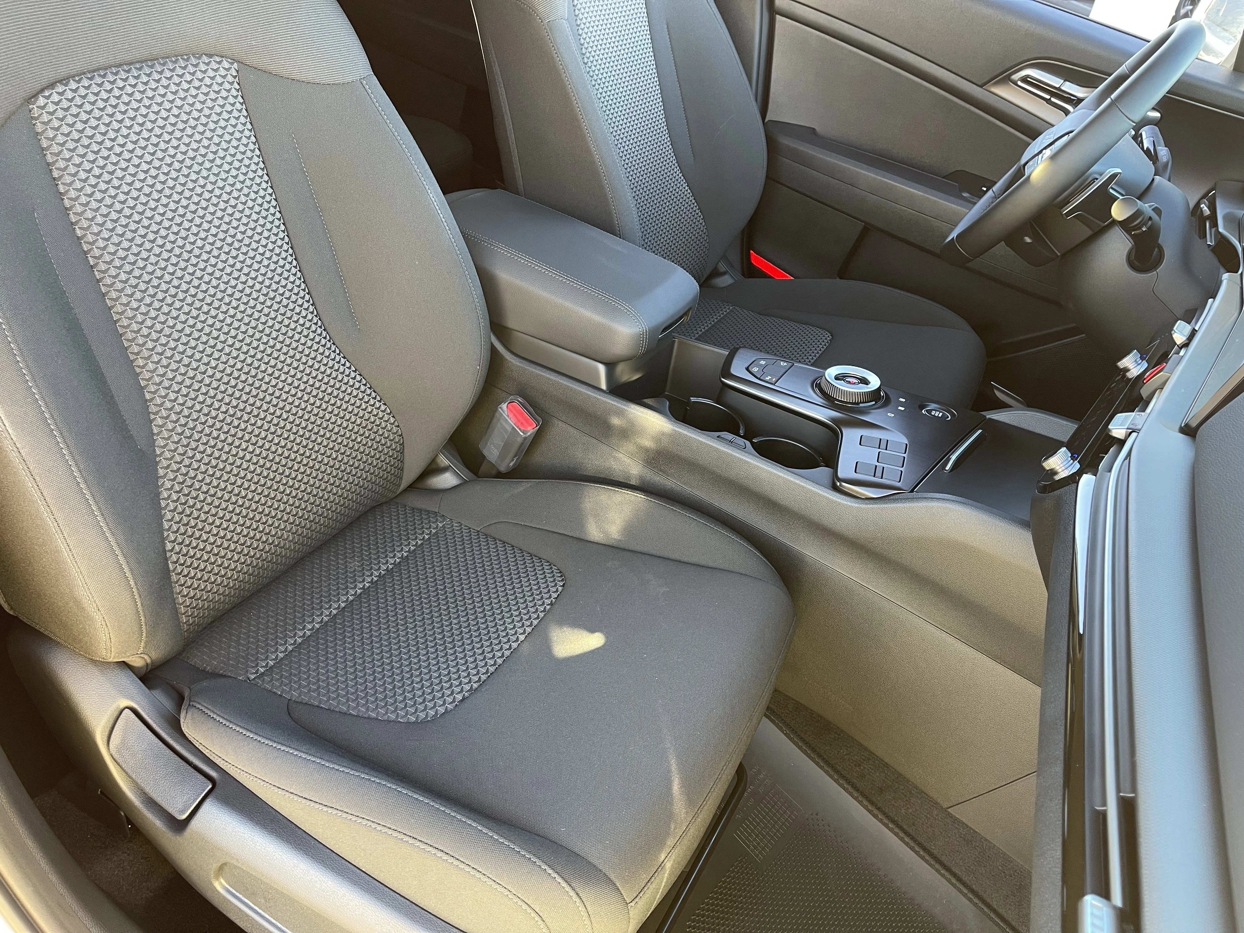 2026 Kia Sportage LX Hybrid - Photo 8
