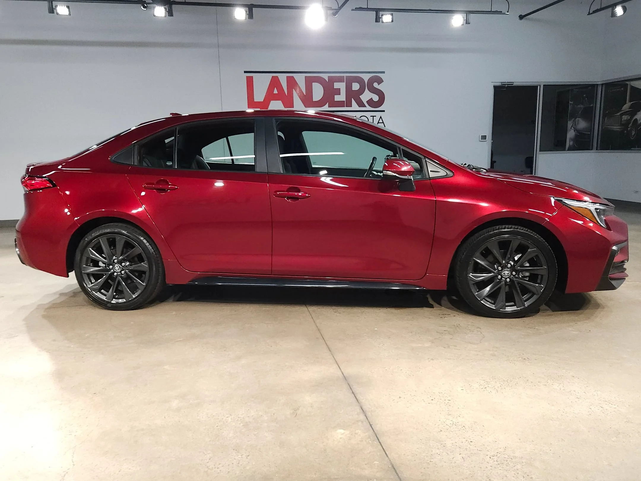 Used 2025 Ruby Flare Pearl Toyota SE image 8
