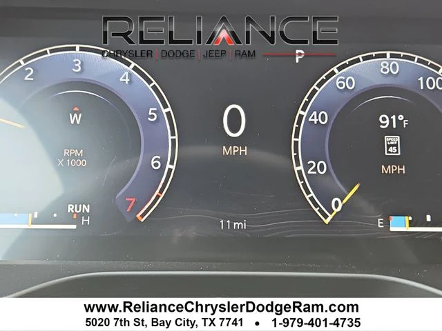 New 2026 Diamond Black Crystal Pearl-Coat Exterior Paint Jeep Altitude image 21