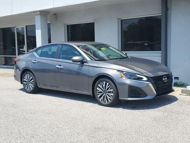 2025 Nissan Altima SV - Photo 22