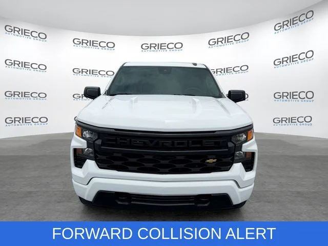 Used 2022 White Chevrolet Custom image 2