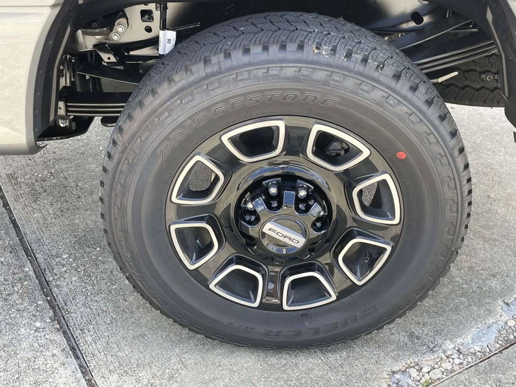New 2026 Carbonized Gray Metallic Ford Platinum image 9
