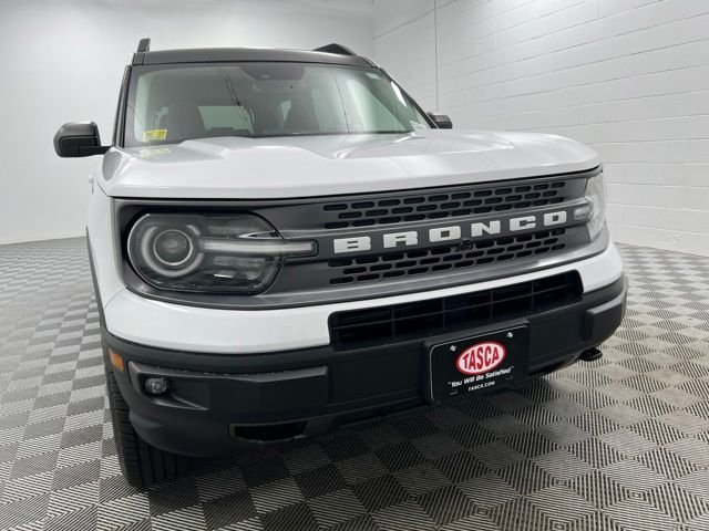 Used 2023 Oxford White Ford Badlands image 4