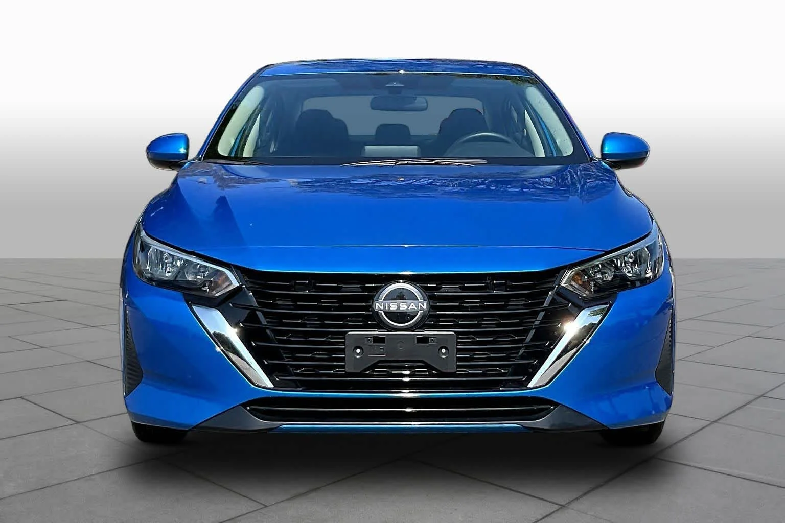 Used 2025 Electric Blue Metallic Nissan SV image 4
