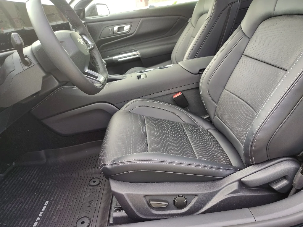 New 2025 Shadow Black Ford EcoBoost® Premium Fastback image 9