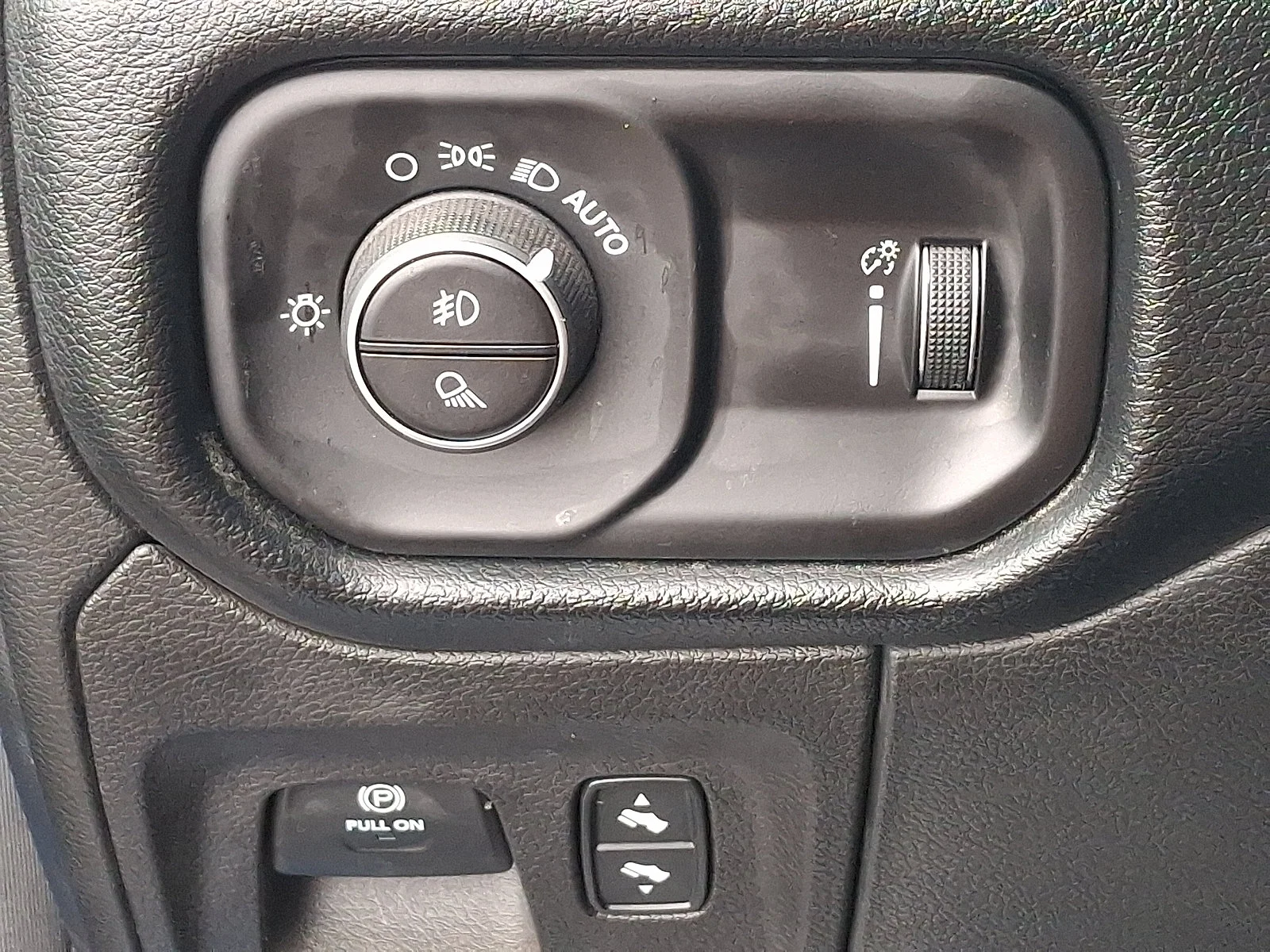 Certified Used 2021 Hydro Blue Pearlcoat Ram Big Horn image 24