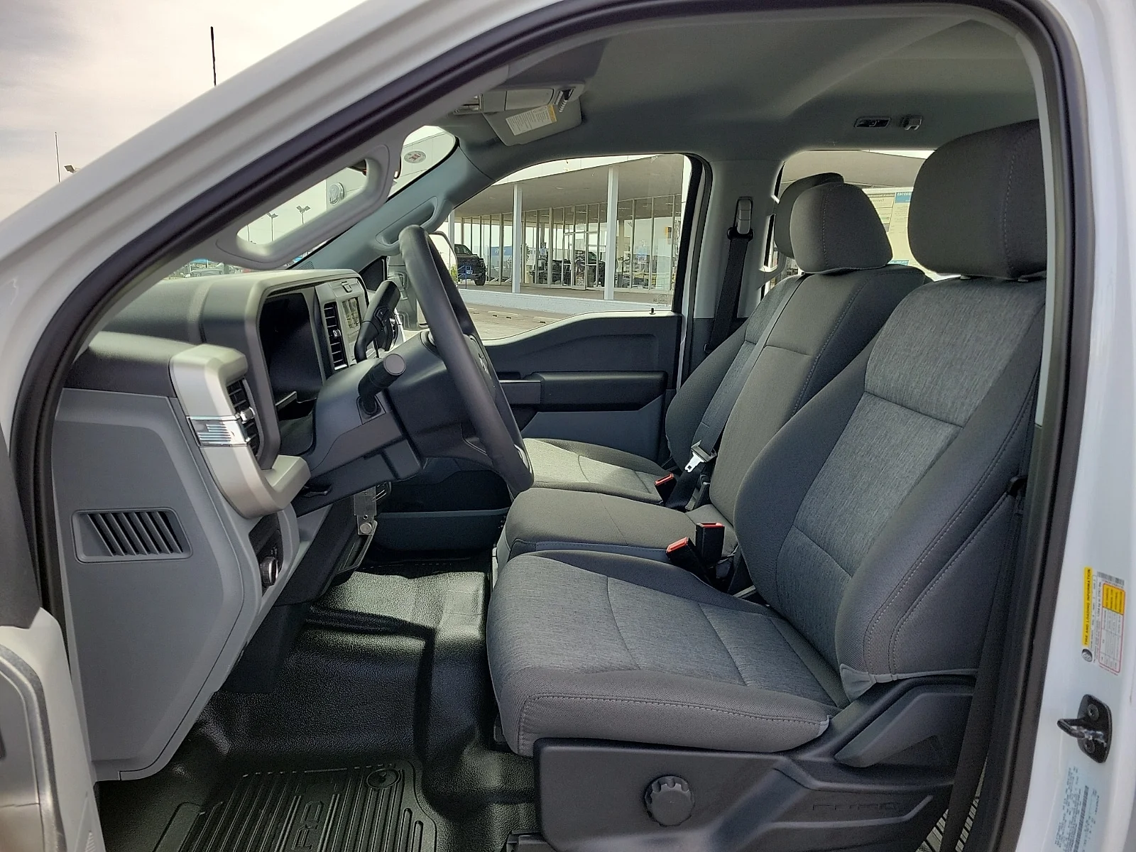 New 2026 Oxford White Ford F-250&reg; XL image 12