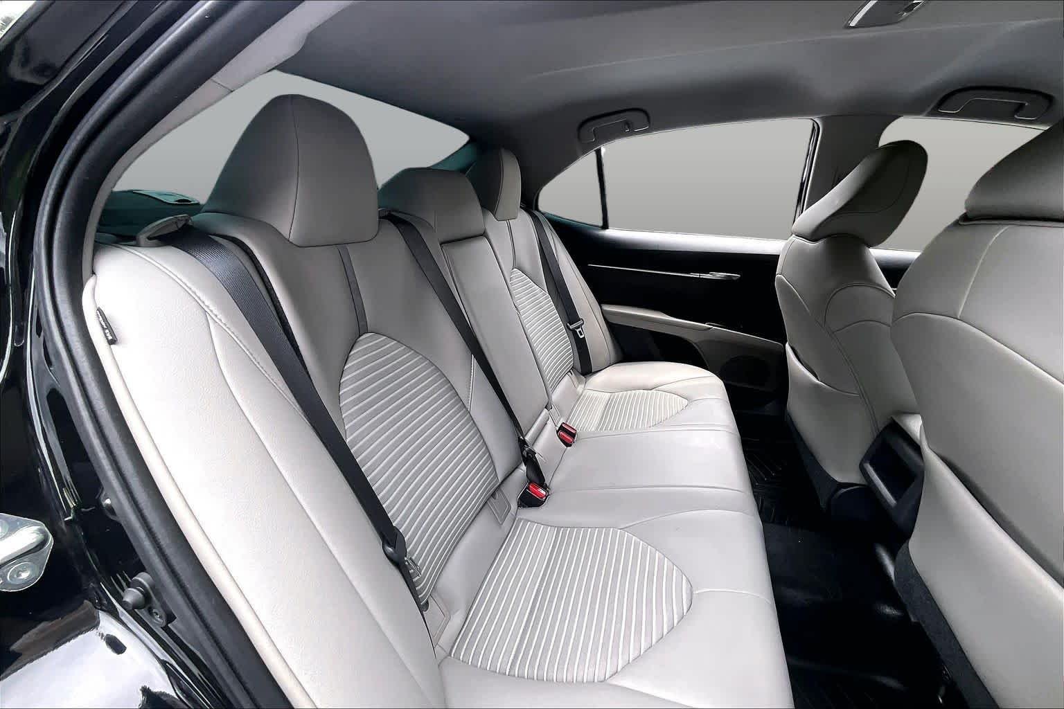 Used 2020 Midnight Black Metallic Toyota SE image 20