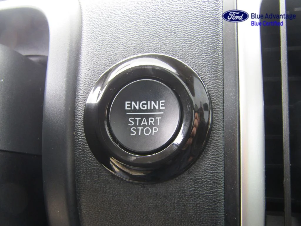 Certified Used 2025 Star White Ford Active image 28