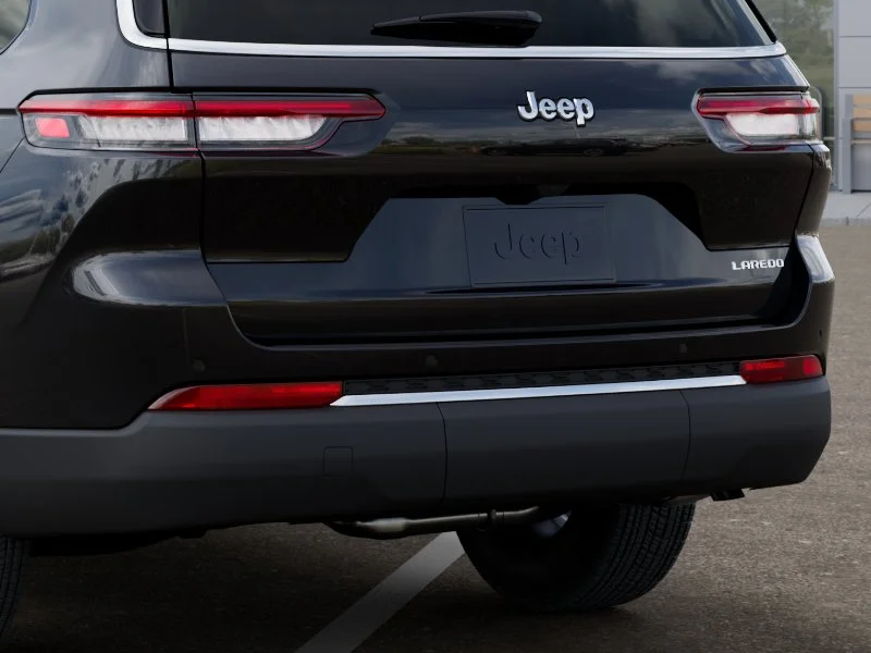 New 2026 Diamond Black Crystal Pearl-Coat Exterior Paint Jeep Laredo image 39