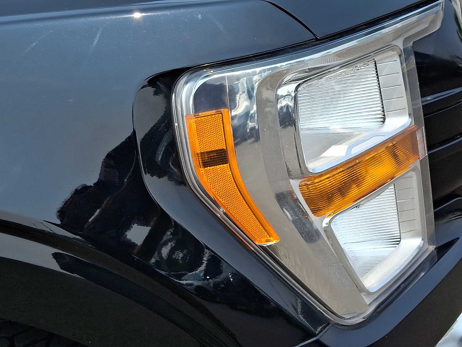 Used 2021 Agate Black Metallic Ford XL image 9