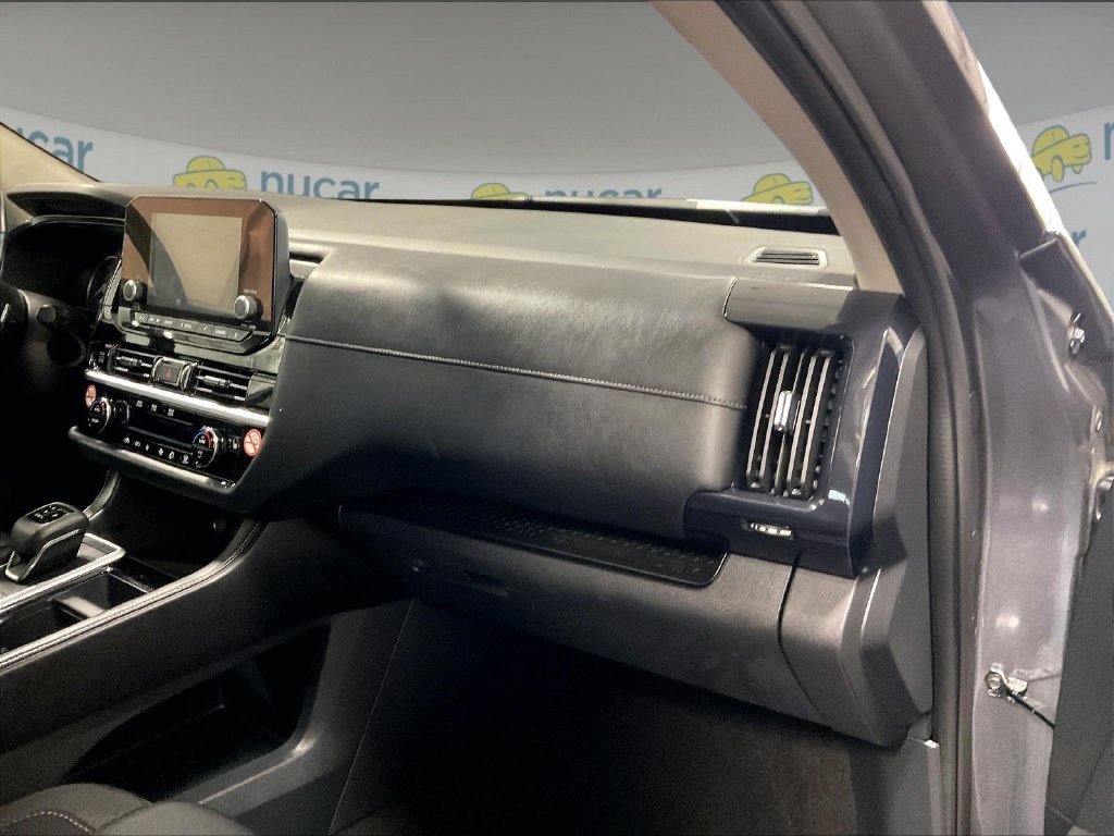 Used 2025 Gray Nissan SV image 13