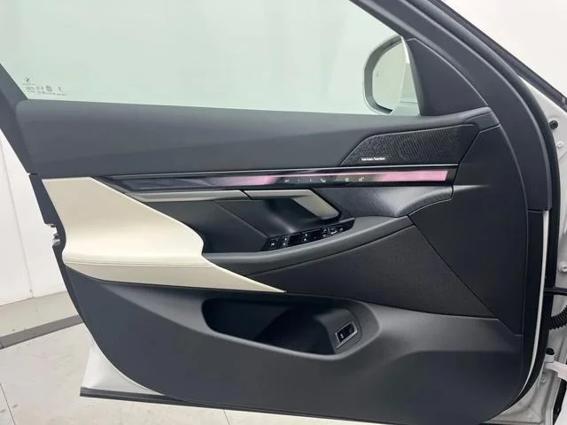 New 2027 Mineral White Metallic BMW 530i image 13