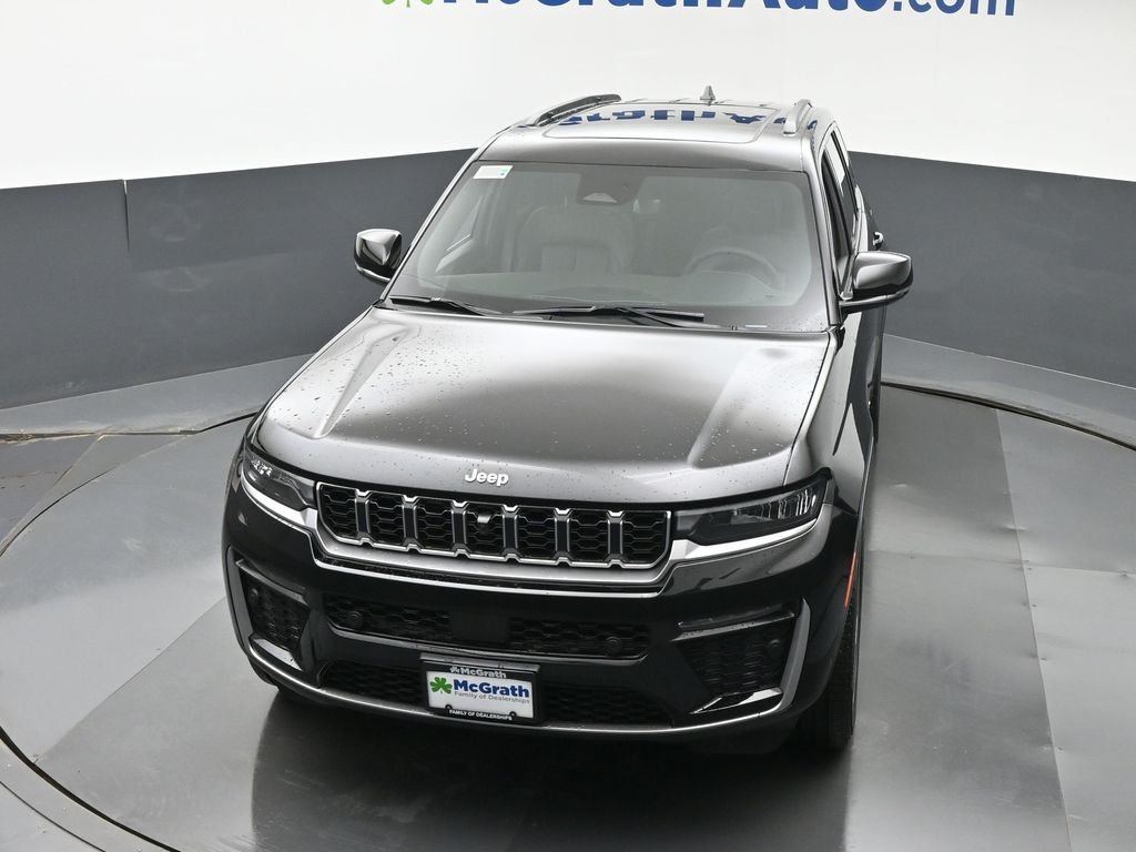 New 2026 Diamond Black Crystal Pearl-Coat Exterior Paint Jeep Limited image 35
