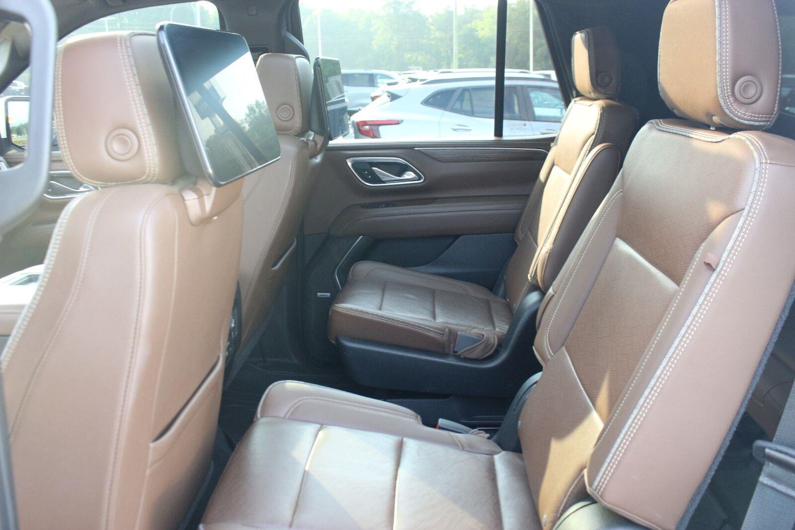 Used 2021 IRIDESCENT PEARL TRICOAT Chevrolet High Country image 38