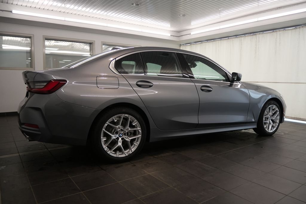 2025 BMW 3 Series 330i - Photo 7
