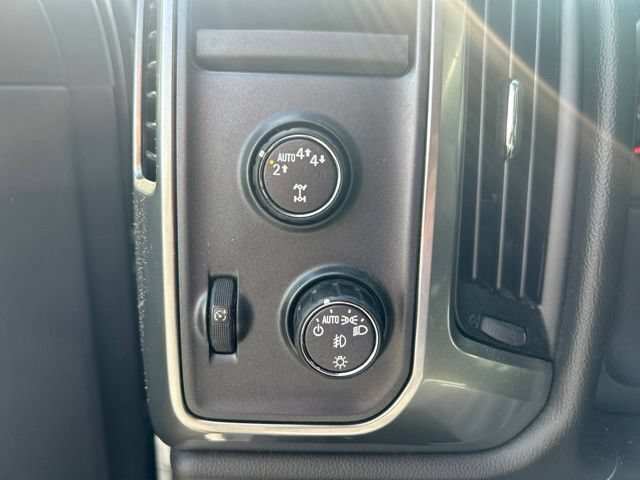 Used 2018 SILVER ICE METALLIC Chevrolet LT image 13