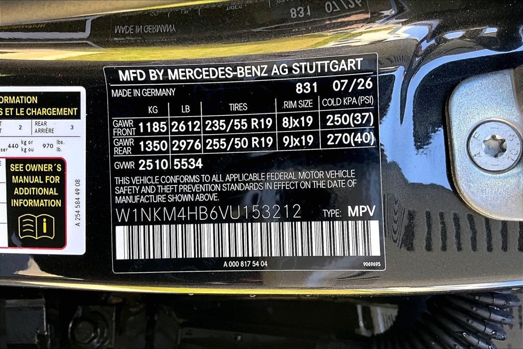 New 2027 Graphite Grey Metallic Mercedes-Benz GLC 300 image 27