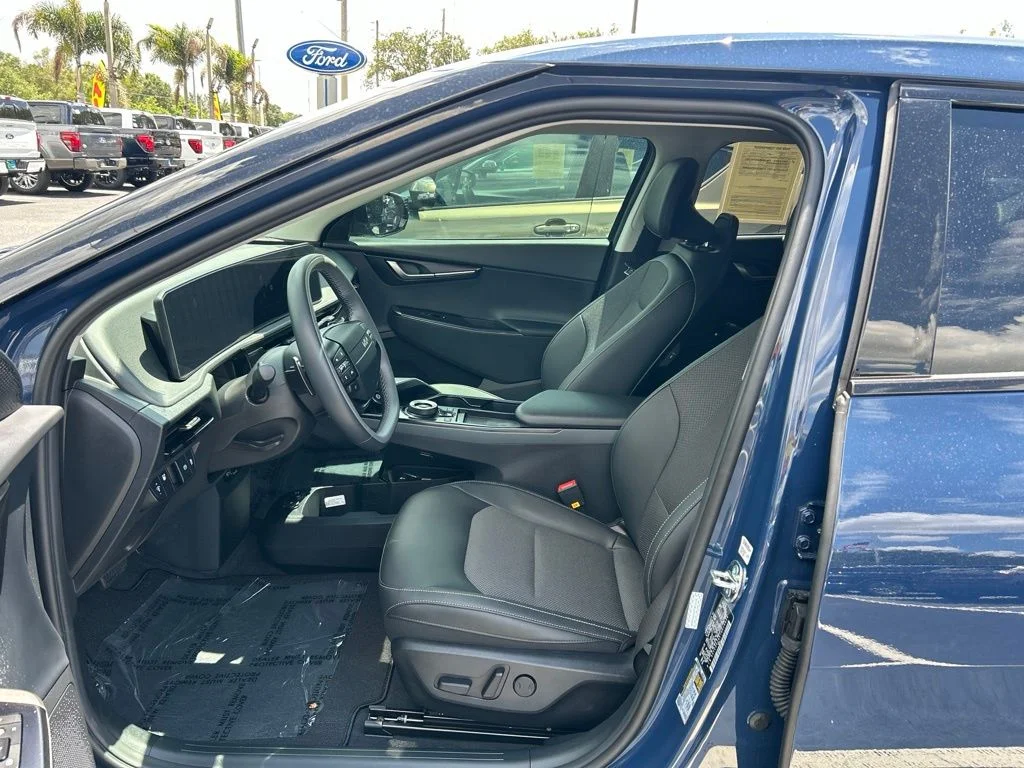Certified Used 2026 Midnight Black Kia Light image 15