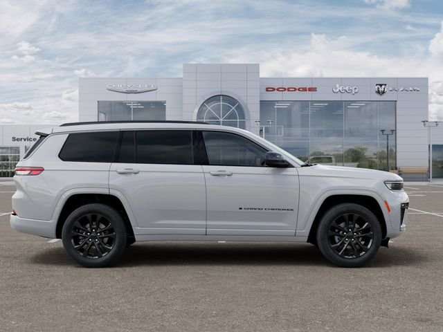 New 2026 Bright White Clear-Coat Exterior Paint Jeep Limited image 21