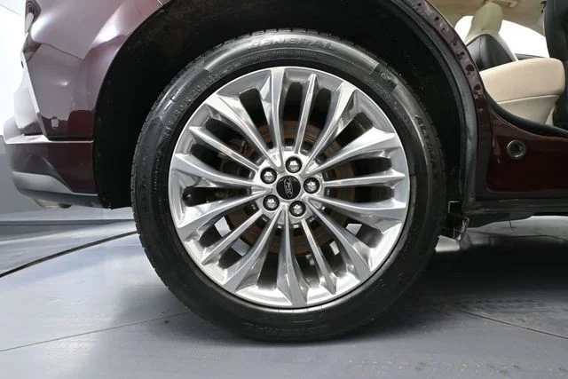 2021 Ford Edge Titanium - Photo 16