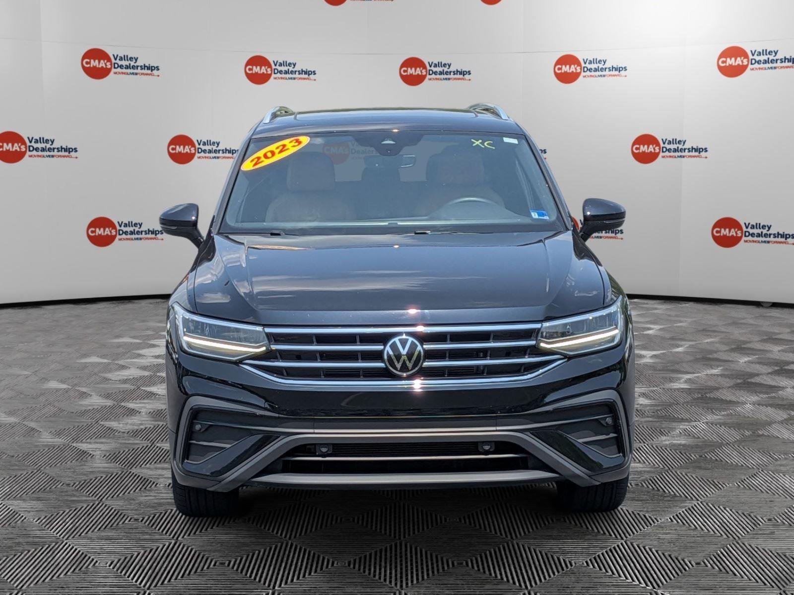 Used 2023 Deep Black Pearl Volkswagen SE image 2