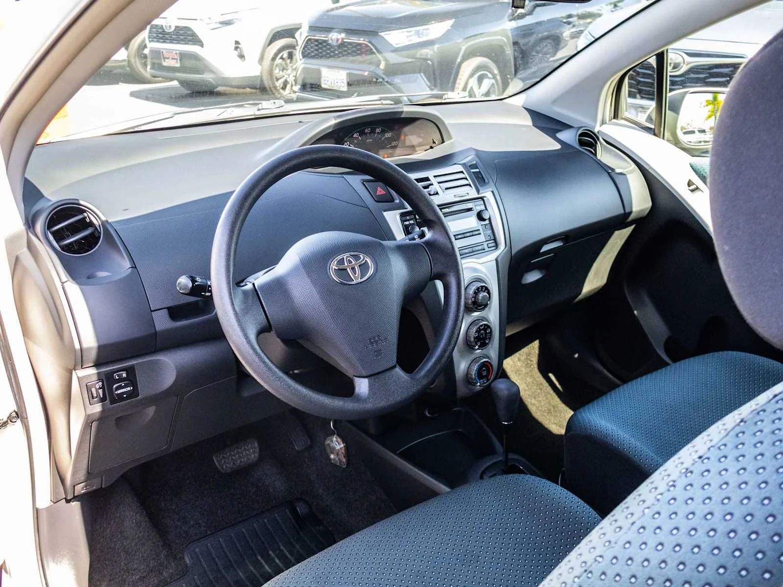Used 2008 Polar White Toyota  image 24