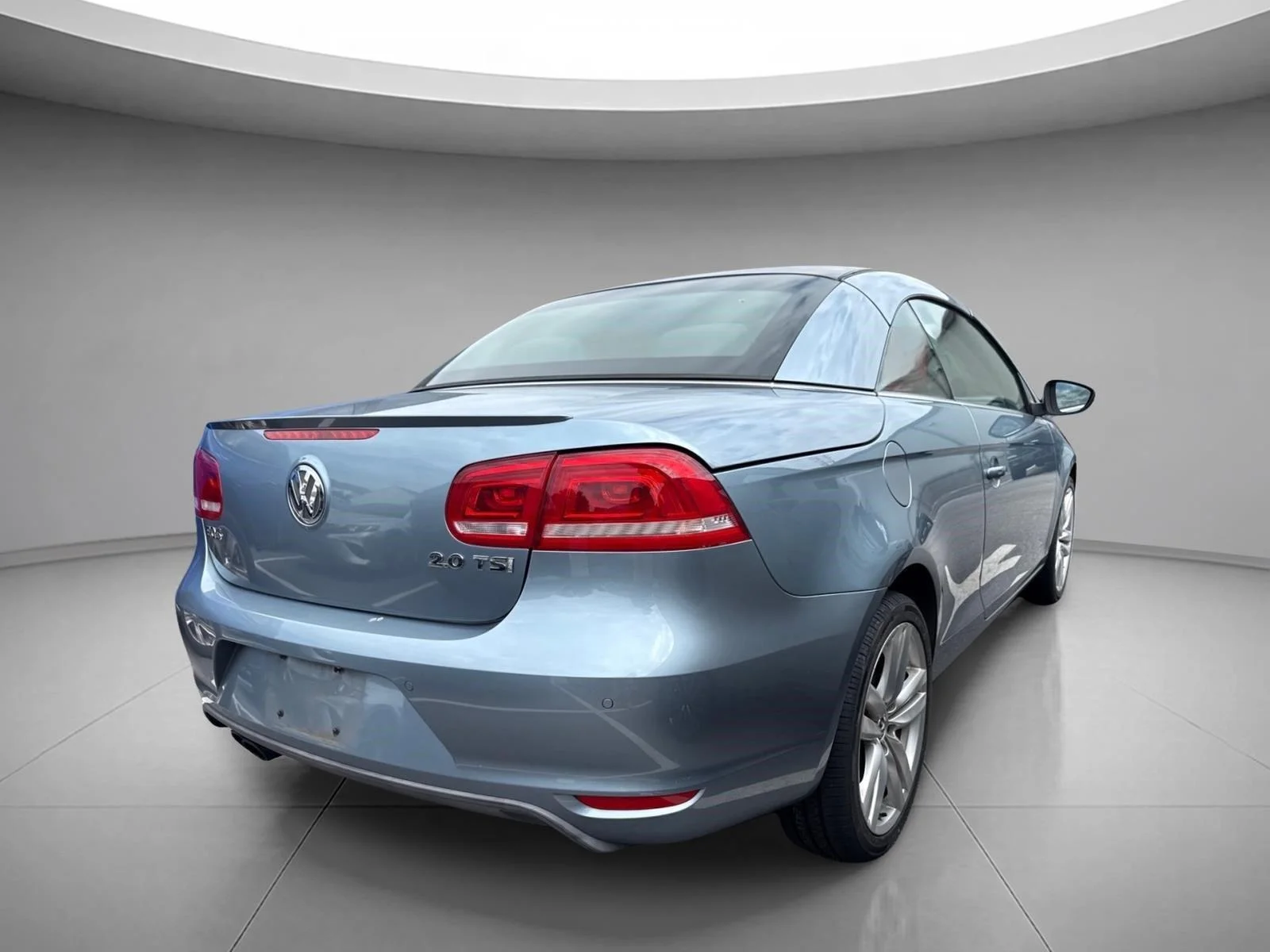 Used 2012 Horizon Blue Metallic Volkswagen Executive image 17