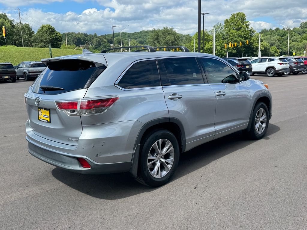 Used 2014 Silver Toyota LE Plus V6 image 3