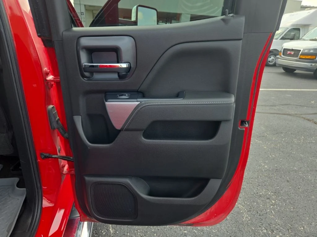 Used 2018 Red Chevrolet LT image 25