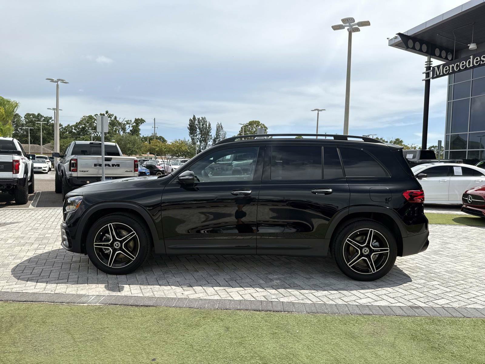 New 2026 Black Mercedes-Benz 250 SUV image 3