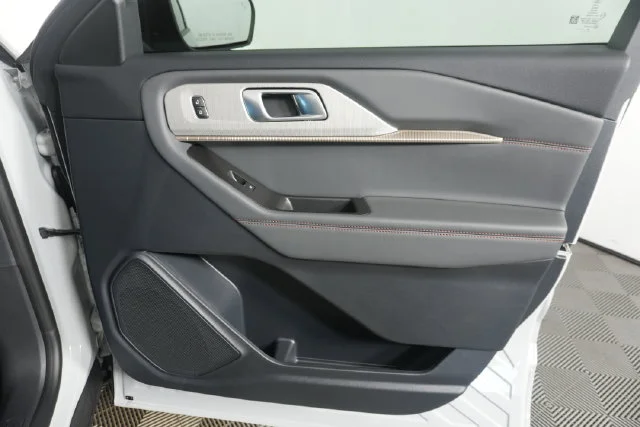 New 2027 Avalanche Gray Ford Active image 33