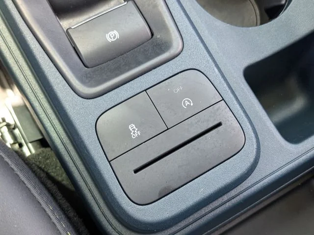 Used 2025 White Ford Lobo High image 24