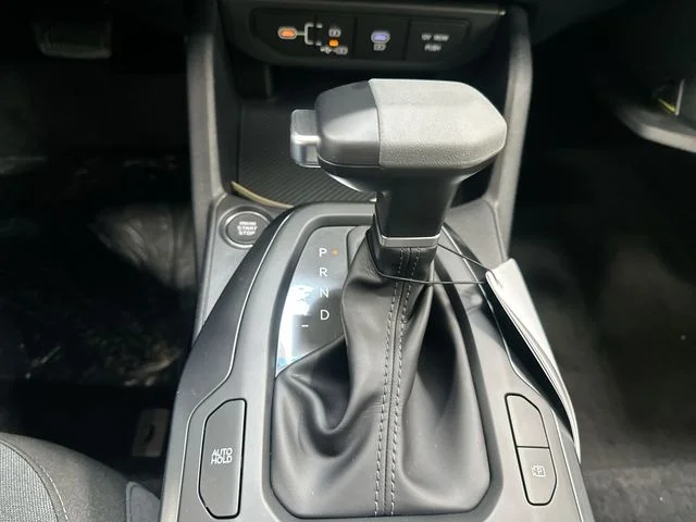 New 2026 Snow White Pearl Kia LXS image 21