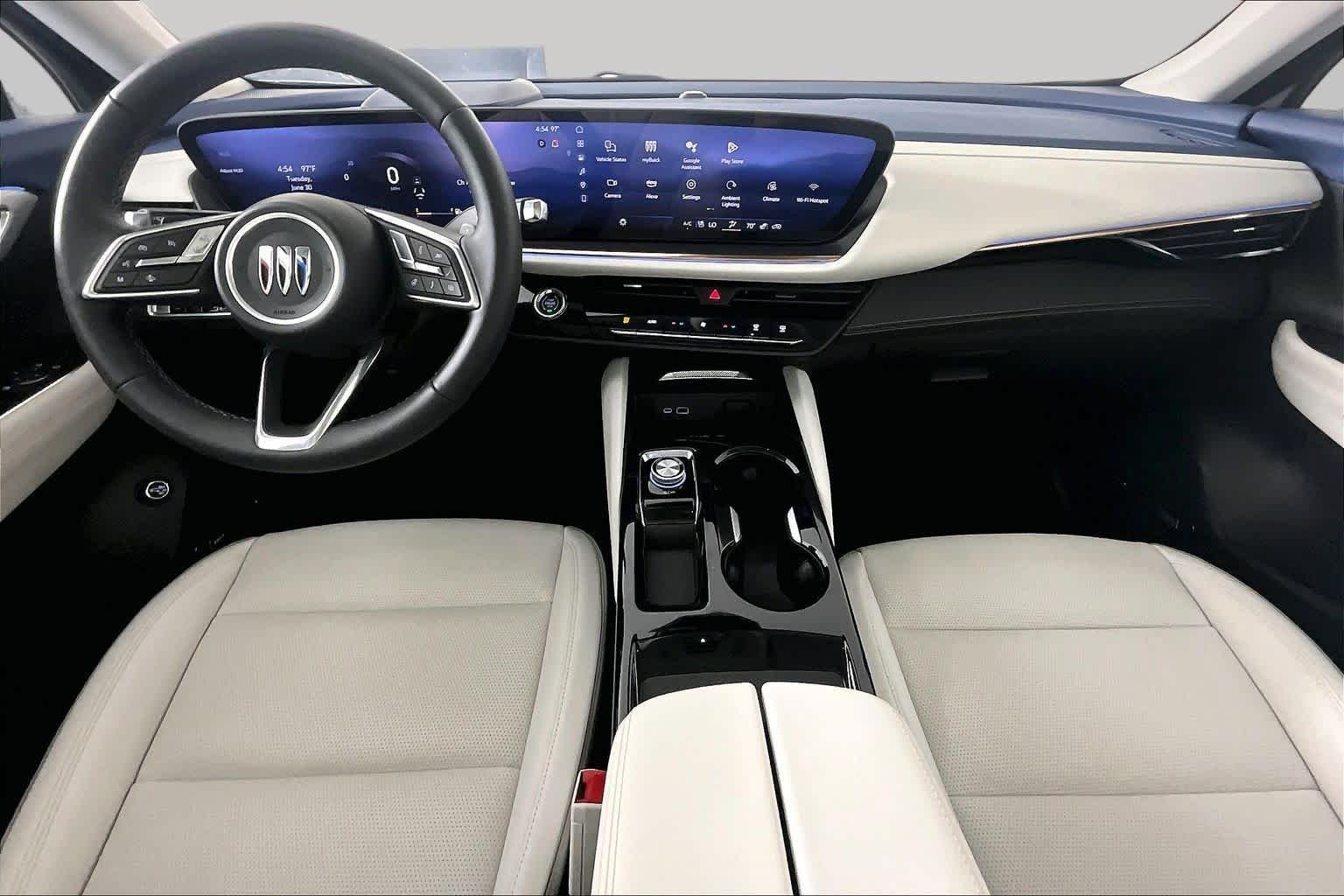Used 2025 Iridescent White Tricoat Buick Avenir image 15
