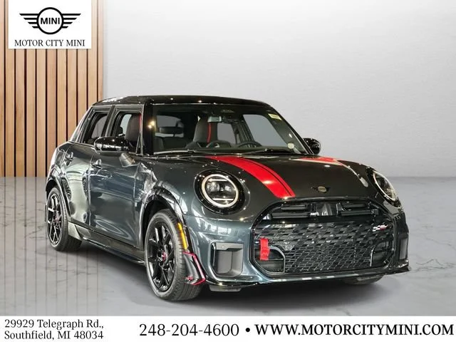 2026 MINI 4 Door Iconic