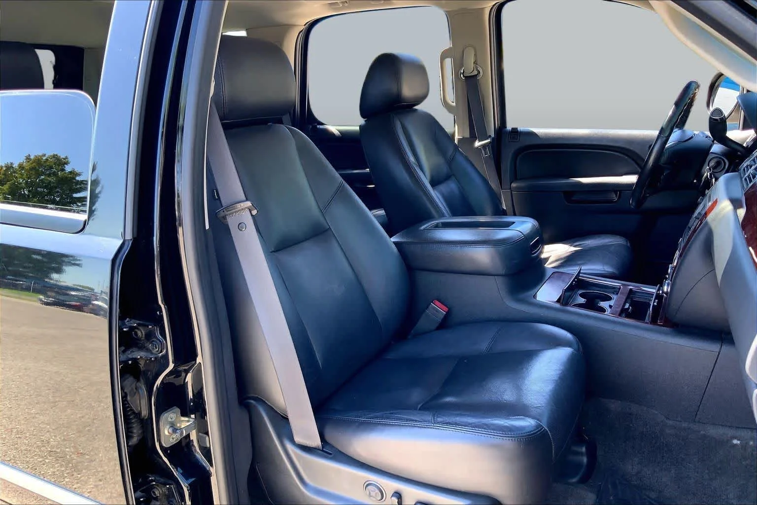 Used 2011 Black Chevrolet LTZ image 8