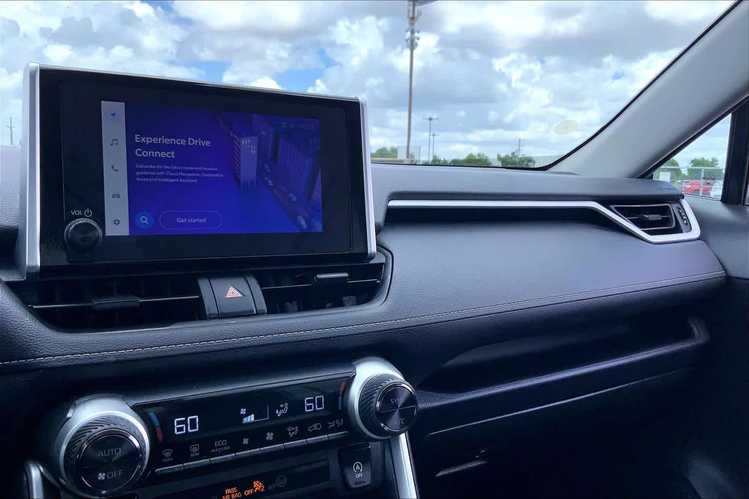 Used 2025 Ice Cap Toyota XLE image 35