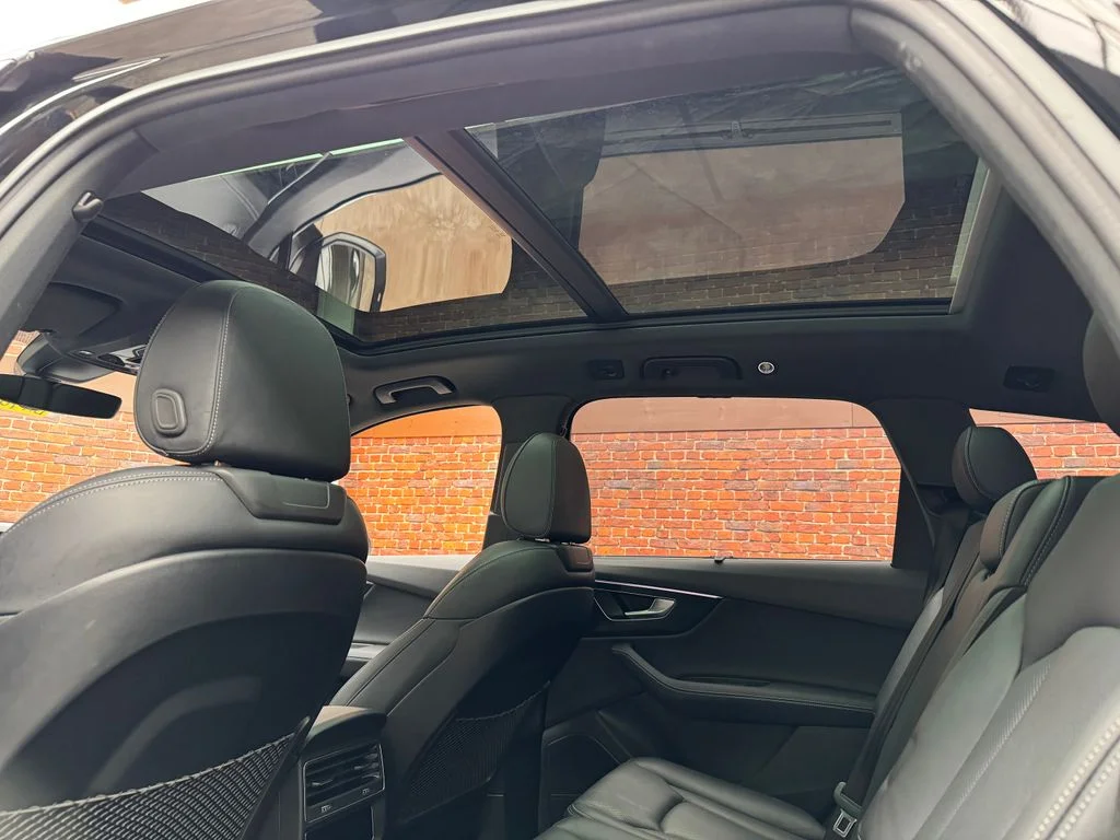 Used 2025 Black Audi 55 Prestige image 4