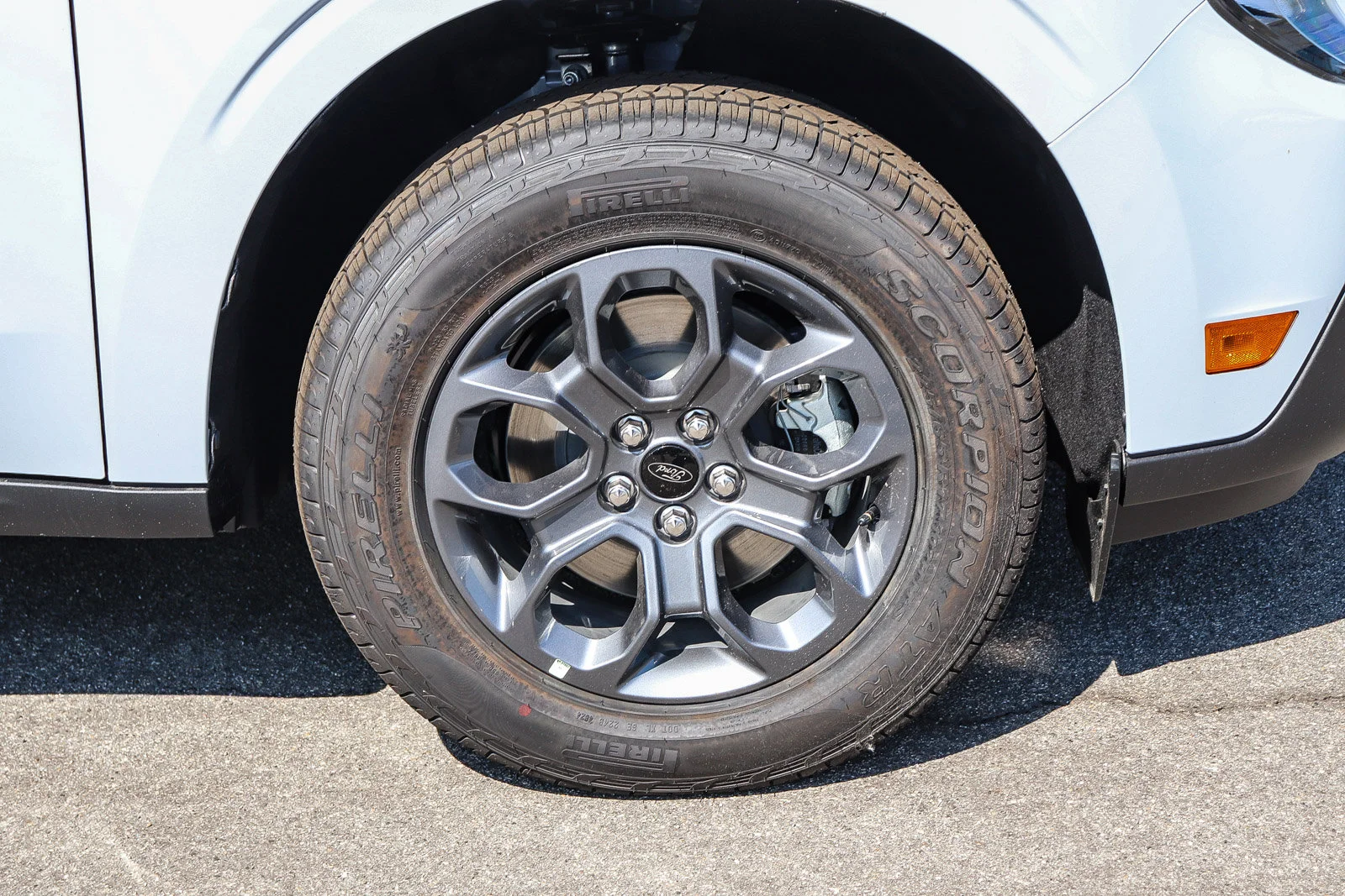 New 2025 White Metallic Ford XLT image 11