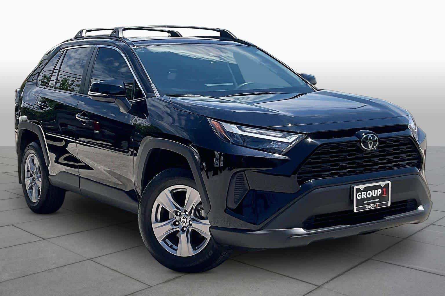 Used 2025 Midnight Black Metallic Toyota XLE image 3